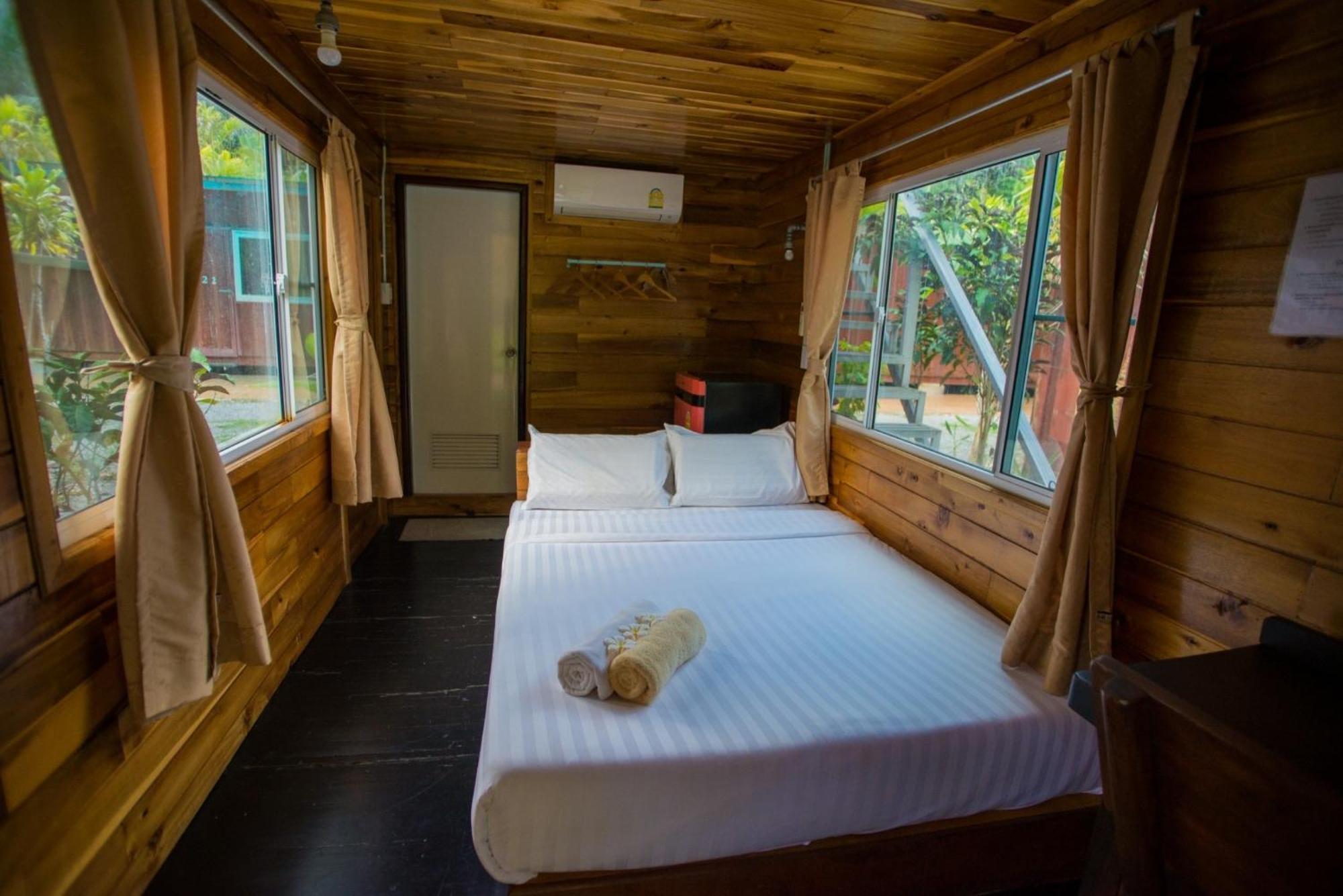 The Camper Lodge Khao Sok Ban Bang Bon Dış mekan fotoğraf
