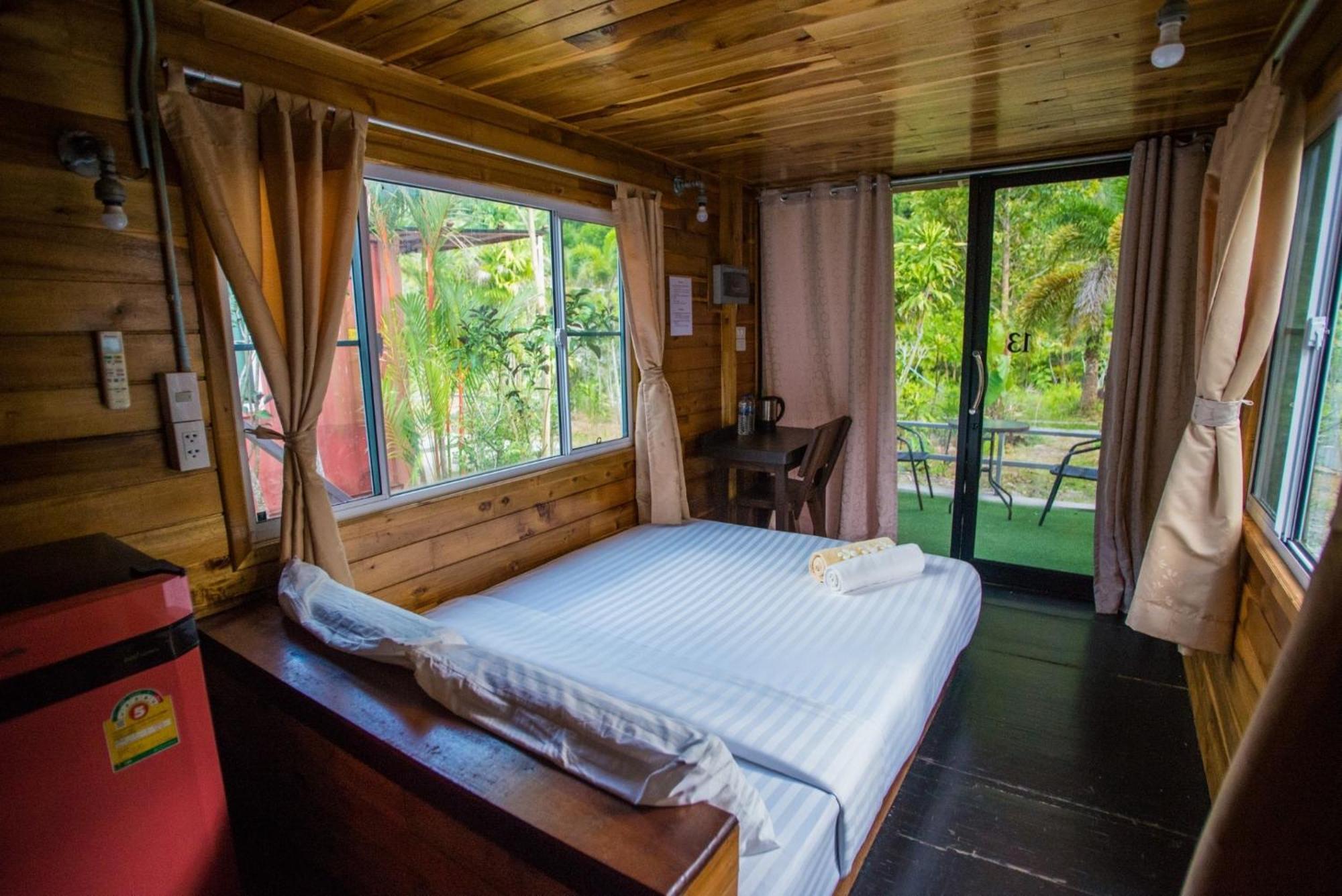 The Camper Lodge Khao Sok Ban Bang Bon Dış mekan fotoğraf