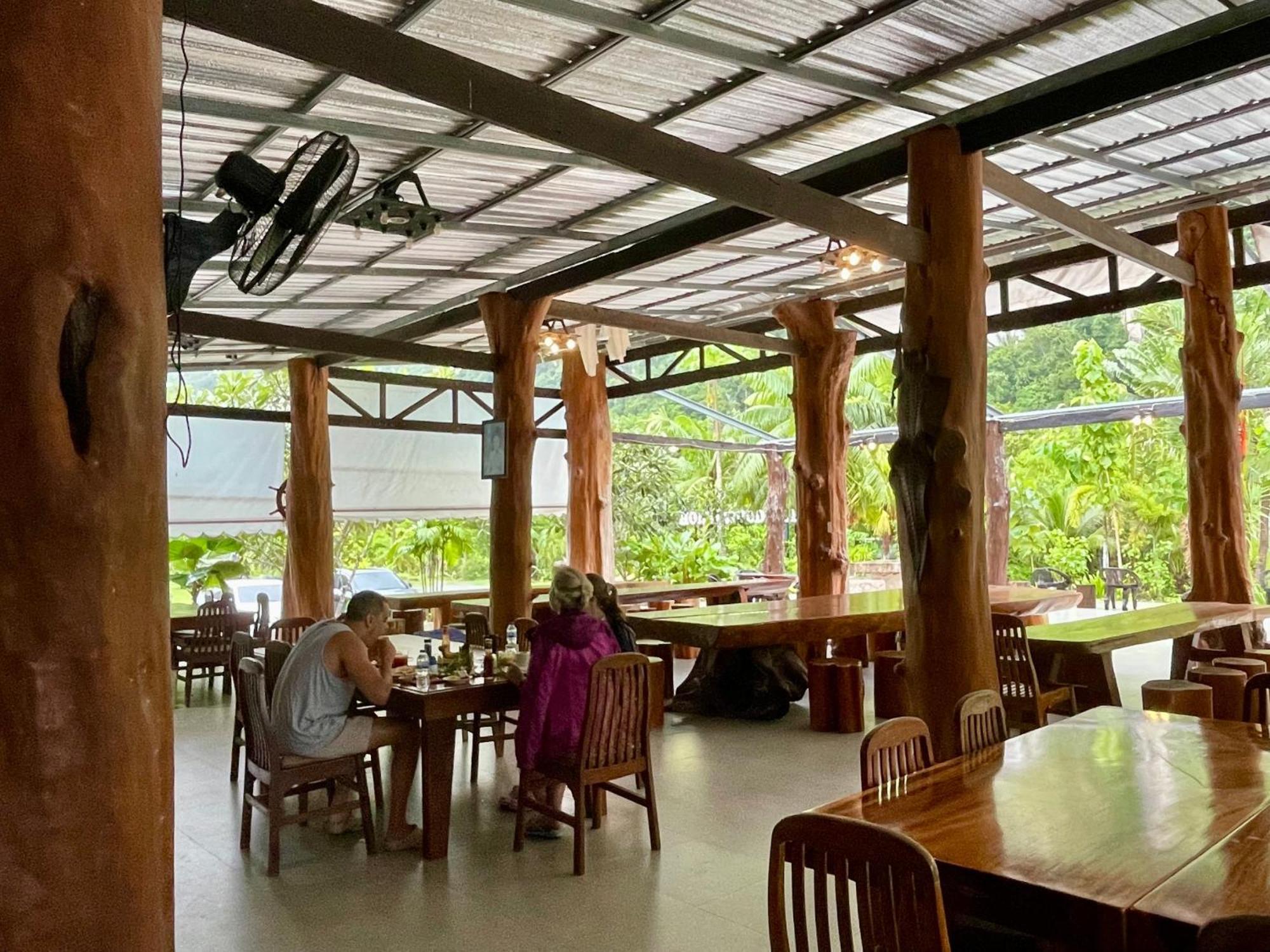 The Camper Lodge Khao Sok Ban Bang Bon Dış mekan fotoğraf